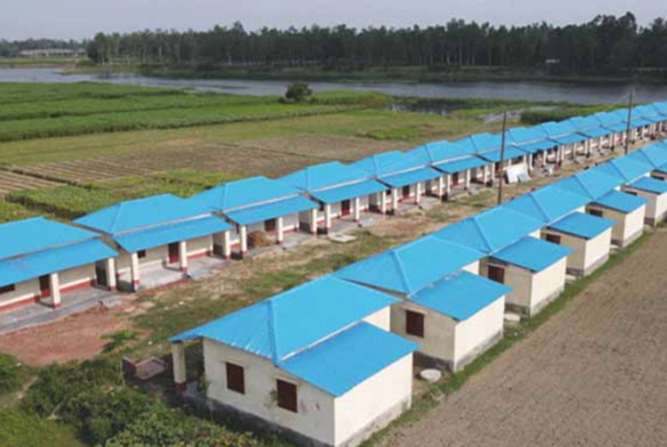 ঠাকুরগাঁওয়ে গৃহহীনদের ঈদ উপহার ঘর প্রস্তুত