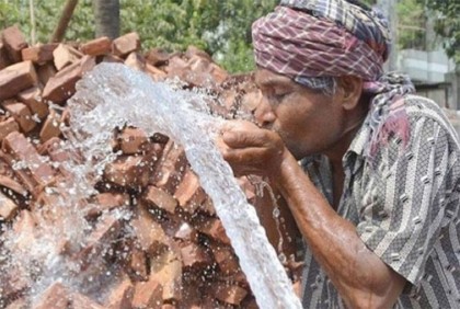 ফের ৪১ ডিগ্রি স্পর্শ করলো রাজশাহীর তাপমাত্রা