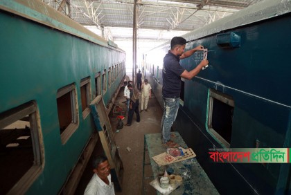 ট্রেনে যুক্ত হচ্ছে ৫০ কোচ, চলছে ব্যাপক কর্মযজ্ঞ
