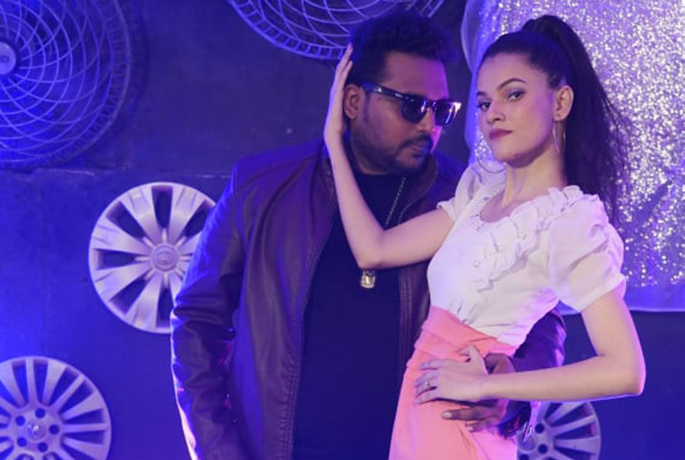 খন্দকার বাপ্পির গান ‘প্রেম ছাড়া কি কাছে আসা যায়’