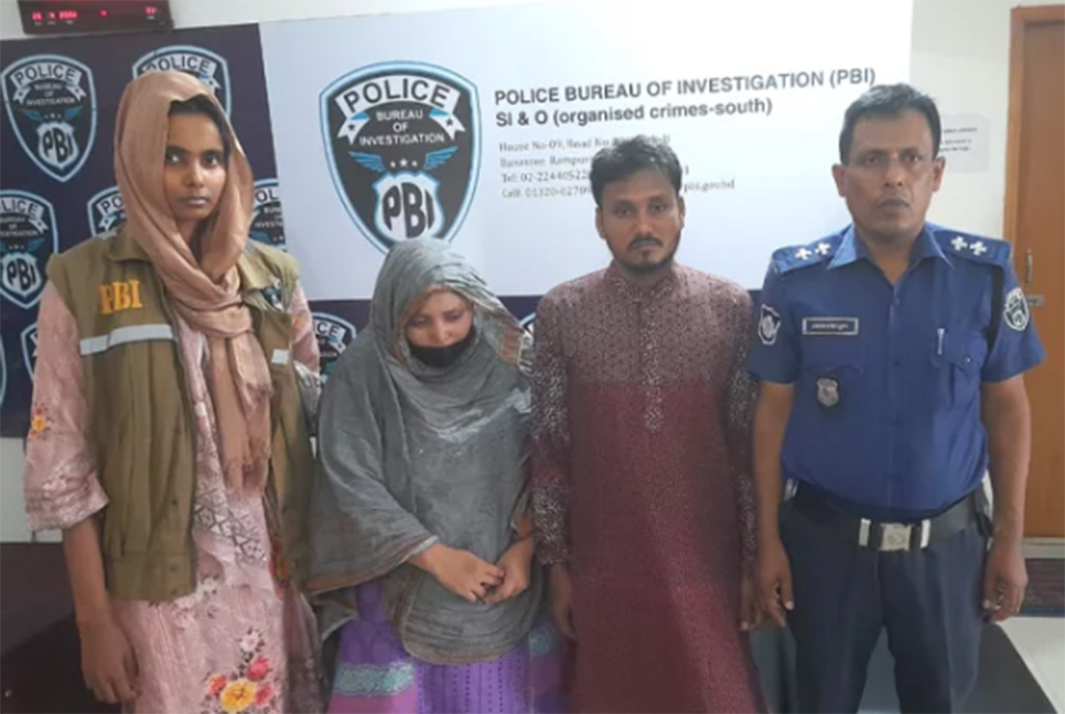 শাড়ির দাম জানতে চাইলে কৌশলে ইনবক্সে আসতে বলতেন তিনি


