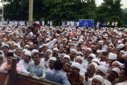 দুই বছর পর কলকাতার রেড রোডে ঈদের নামাজ