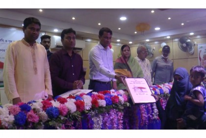 
যশোরে ৩১৮ পরিবার 
পেল জমিসহ ঘর