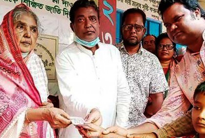 শেখ হাসিনার লক্ষ্য দেশে কোনো ভূমিহীন-গৃহহীন থাকবে না : মতিয়া চৌধুরী