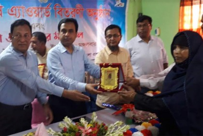 নাটোরে মুজিববর্ষ কৃষি অ্যাওয়ার্ড প্রদান