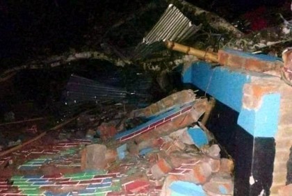 দিনাজপুরে কালবৈশাখী ঝড়: কিশোরী নিহত, ঘরবাড়ি বিধ্বস্ত