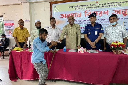
৪৮৫ জনের মাঝে সমাজকল্যাণ পরিষদের অর্থ বিতরণ 