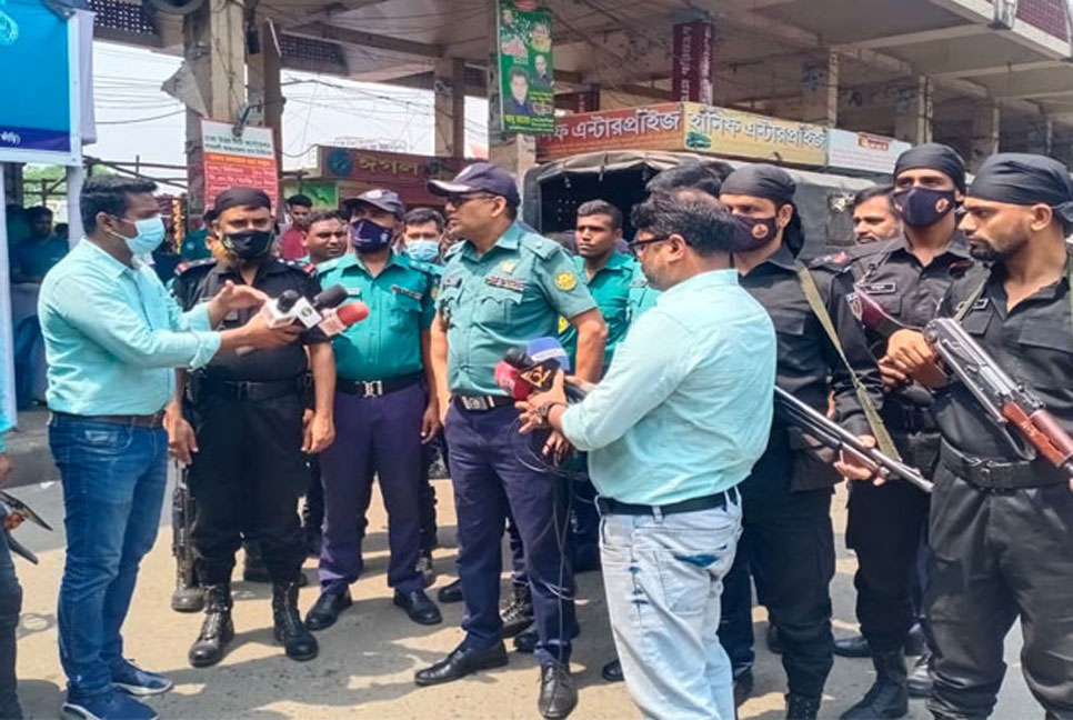 অপ্রীতিকর ঘটনা এড়াতে আমরা সজাগ রয়েছি : পুলিশ