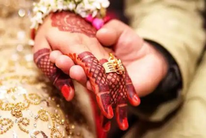 এবার ছেলের বান্ধবীকে বিয়ে করলেন সেই চেয়ারম্যান 

