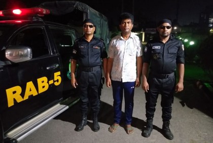 নাটোরে হত্যা মামলার আসামি আটক