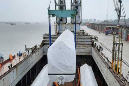 মোংলা বন্দরে মেট্রোরেলের আরও ৮ কোচ ৪ ইঞ্জিন
