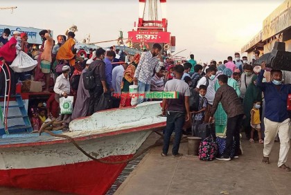 অতিরিক্ত যাত্রী নিয়ে জরিমানা গুনল দুই লঞ্চ


