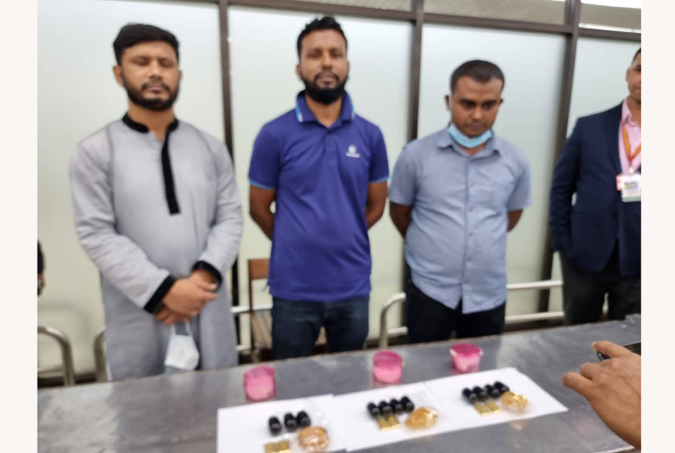 শাহজালালে তিন যাত্রীর কাছ থেকে প্রায় আড়াই কোটি টাকার স্বর্ণ উদ্ধার

