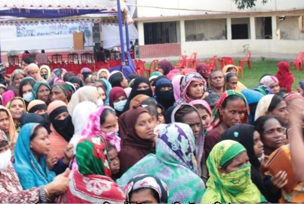 চট্টগ্রামে দূর্বার তারুণ্যের ব্যতিক্রমী উদ্যোগ ‘ফ্রি ঈদ শপিং’