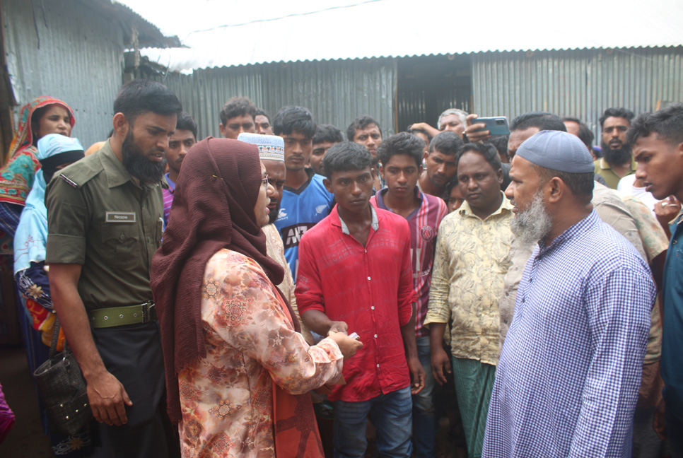 বজ্রপাতে ২ নারী-পুরুষের মৃত্যু, ইউএনওর আর্থিক সহায়তা

