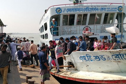 বৈরী আবহাওয়ায় শিমুলিয়া-কাঁঠালবাড়ি-মাঝিকান্দি নৌপথে লঞ্চ চলাচল বন্ধ