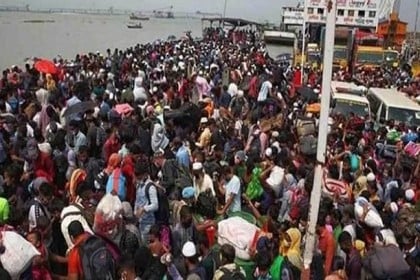 শিমুলিয়া ঘাটে ঘরমুখো মানুষের ঢল