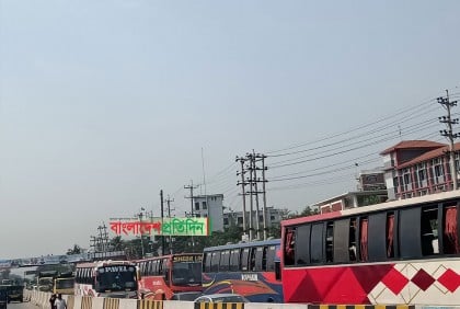 ঢাকা-টাঙ্গাইল মহাসড়কে যানবাহনের দীর্ঘ সারি