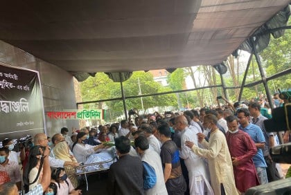 মুহিতের মরদেহ কেন্দ্রীয় শহীদ মিনারে, সর্বস্তরের মানুষের শ্রদ্ধা
