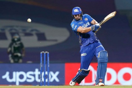 অবশেষে জয়ের দেখা পেল মুম্বাই