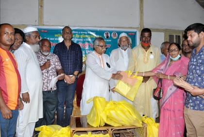 বিশ্বনাথে বীর মুক্তিযোদ্ধাদের ঈদ উপহার বিতরণ