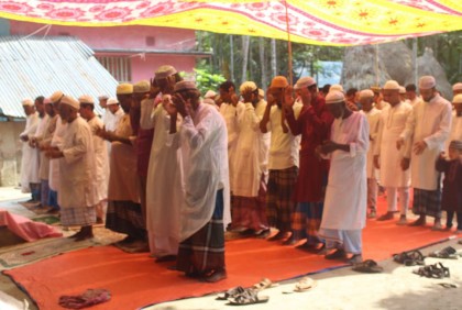 ভোলায় ১৪ গ্রামে ঈদ উদযাপন