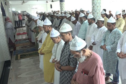বরিশাল বিভাগের ১৭০ টি মসজিদে ঈদ জামাত অনুষ্ঠিত