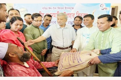 'সুখে দুঃখে সব সময়ই মানুষের পাশে আছে সরকার'

