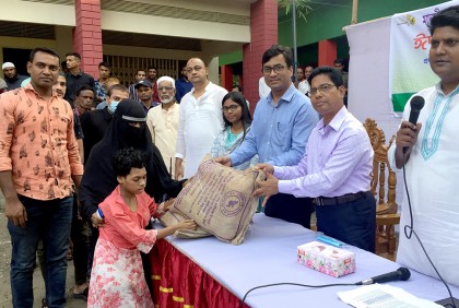 বিশ্বনাথে প্রতিবন্ধীদের মাঝে ঈদ উপহার বিতরণ