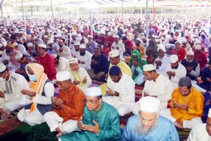 রংপুরে ঈদ জামাতে মুসল্লিদের ঢল
