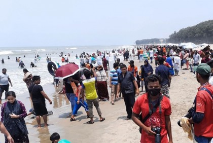 ঈদ উদযাপনে কক্সবাজারে ব্যাপক পর্যটক সমাগম
