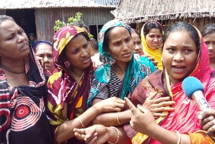 বোয়ালমারীতে নিহত দুই পরিবারে শোকের মাতম 