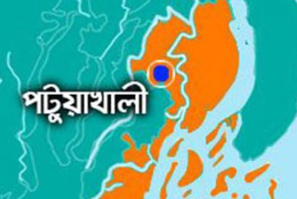 পর্যটকবাহী বাসে মাতলামি করার অভিযোগে ৬ যুবক আটক

