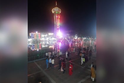 চরফ্যাশনে বিনোদন কেন্দ্রগুলোতে মানুষের উপচে পড়া ভিড়