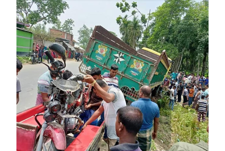জয়পুরহাটে সড়ক দুর্ঘটনায় নিহত ১