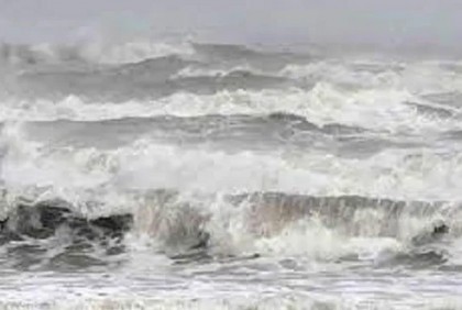 দেশের উপকূলে আঘাত হানতে পারে ঘূর্ণিঝড় ‘অশনি’