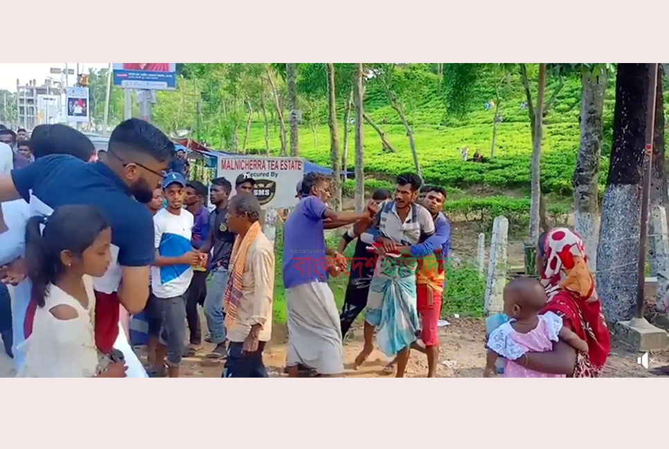 এবার সিলেটের চা বাগানে পর্যটক লাঞ্ছিত