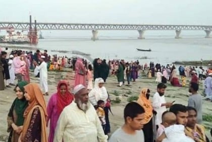 ঈদ বিনোদনের স্রোত মিলেছে পদ্মা সেতু এলাকায়