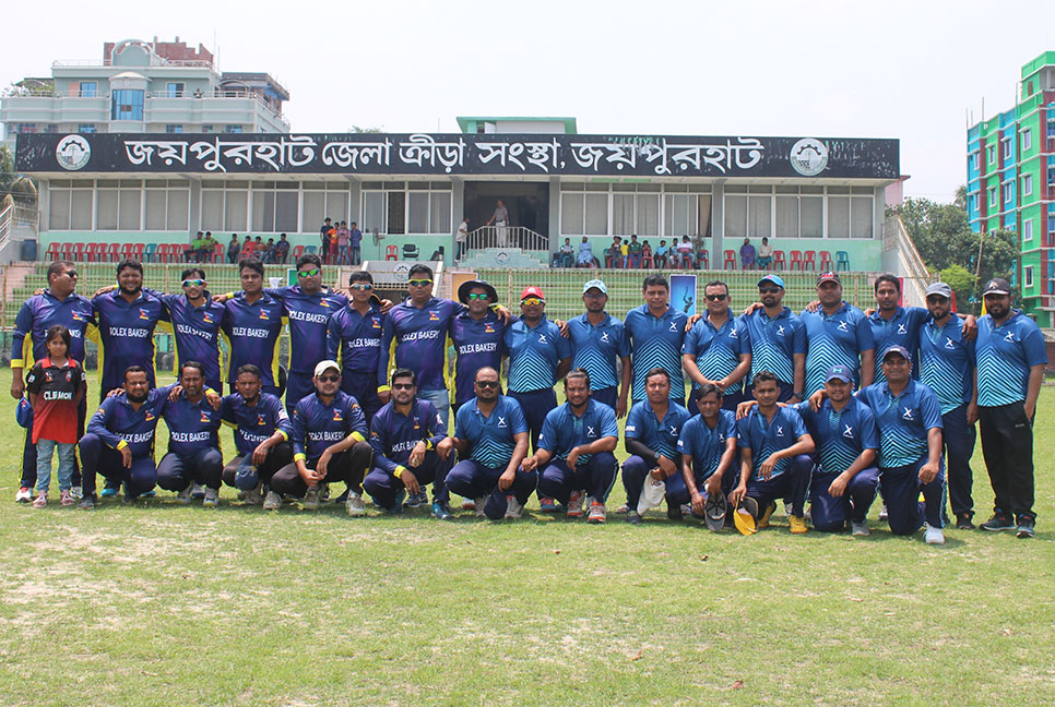 জয়পুরহাটে প্রাক্তন ক্রিকেটারদের প্রীতি ম্যাচ