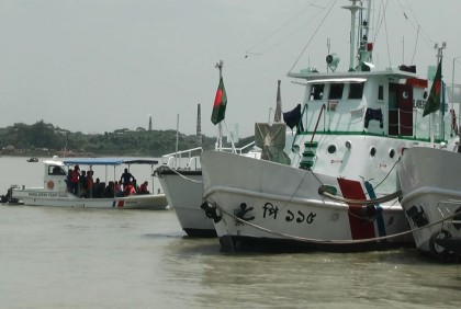 নৌ পথের নিরাপত্তায় বরিশালে বিশেষ অভিযান শুরু, ৪ লক্ষাধিক টাকা জরিমানা