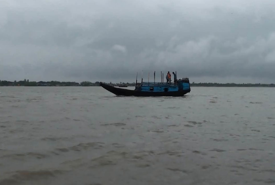 ঘূর্ণিঝড় অশনি: সাতক্ষীরায় দমকা হাওয়া ও বৃষ্টি