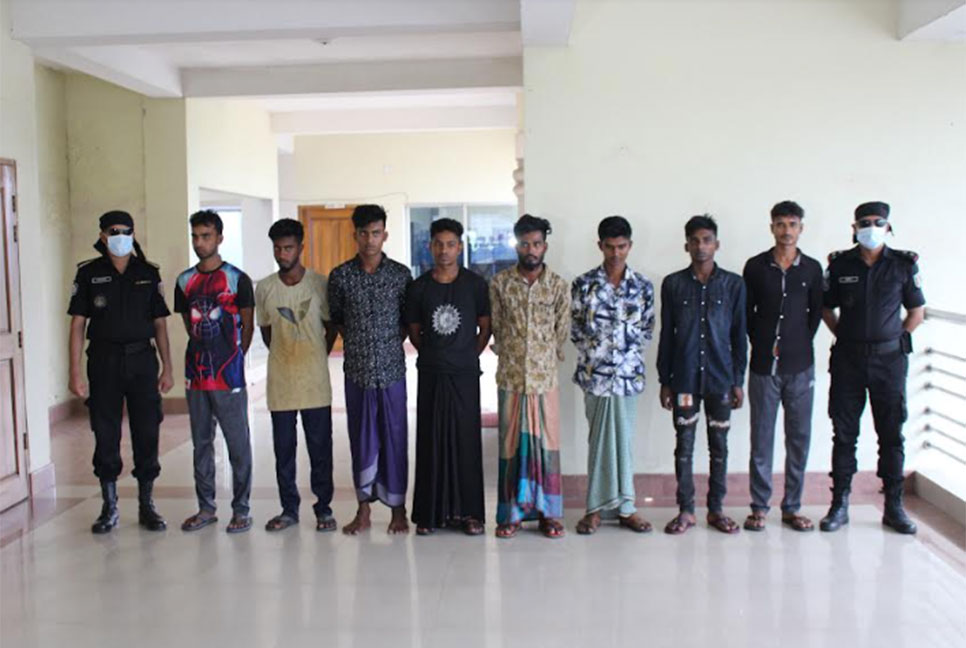 গার্মেন্টস কর্মীকে দলবদ্ধ ধর্ষণের অভিযোগ, মূলহোতাসহ আটক ৮ 