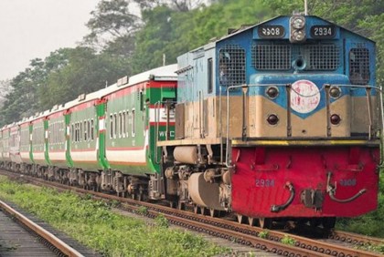 ৮ ঘণ্টা পর ঢাকা-চট্টগ্রাম ট্রেন চলাচল স্বাভাবিক