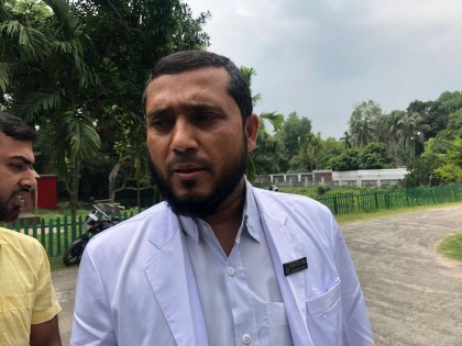 রেলমন্ত্রীর আত্মীয় কাণ্ড: কর্মস্থলে ফিরেছেন টিটিই শফিকুল