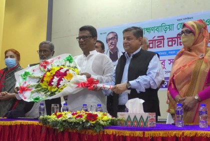 শেখ হাসিনা যা বলেন, তা বাস্তবায়ন করেন : হুইপ স্বপন

