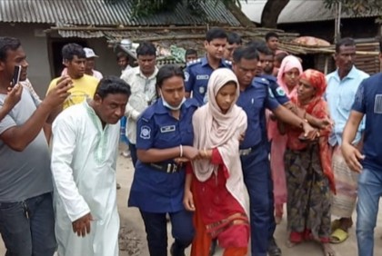 
মাংস খাওয়ানোর কথা বলে ডেকে শিশুকে হত্যা, ভাবি আটক
