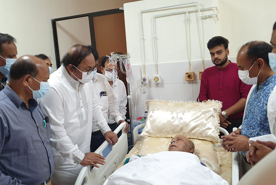 
সাবেক খাদ্যমন্ত্রী কামরুল ইসলাম হাসপাতালে