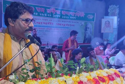 দ্বিজেন্দ্রলালের গানের অংশকে রবীন্দ্রনাথের বলে সমালোচনায় রবি উপাচার্য