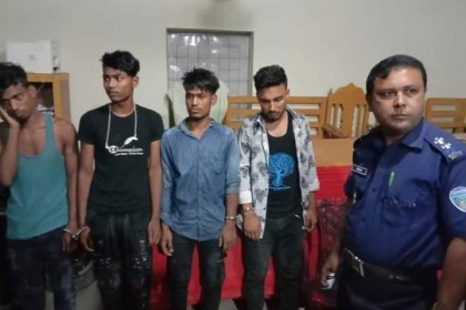 ইভটিজিংকে কেন্দ্র করে ইউপি চেয়ারম্যানের উপর হামলা, আটক ৪
