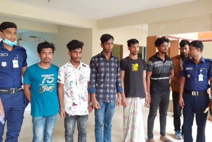 শরীয়তপু‌রে চোর চ‌ক্রের ৫ সদস্য আটক, ২‌ মোটরসাই‌কেল উদ্ধার